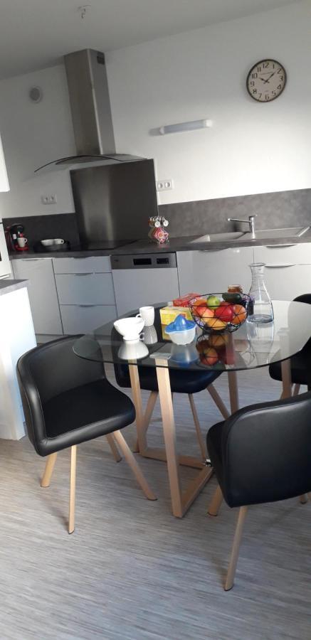 Appart Plein Centre, Balcon - 4 Personnes Sedan Exterior foto